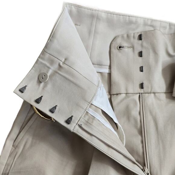 Express NWT Tan Paper Bag Pants Sz. US 4 short - Picture 3 of 7